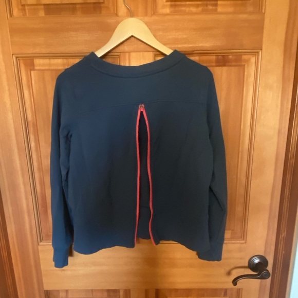 Puma:  blue crewneck with a zipper open back - Picture 3 of 4